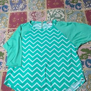 Women 3/4 sleeve chevron top